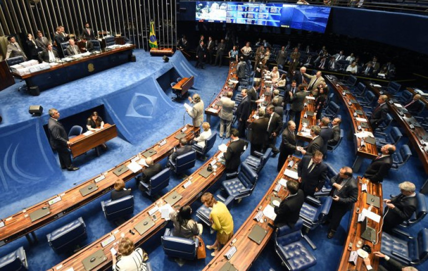 Texto agora segue ao plenário do Senado