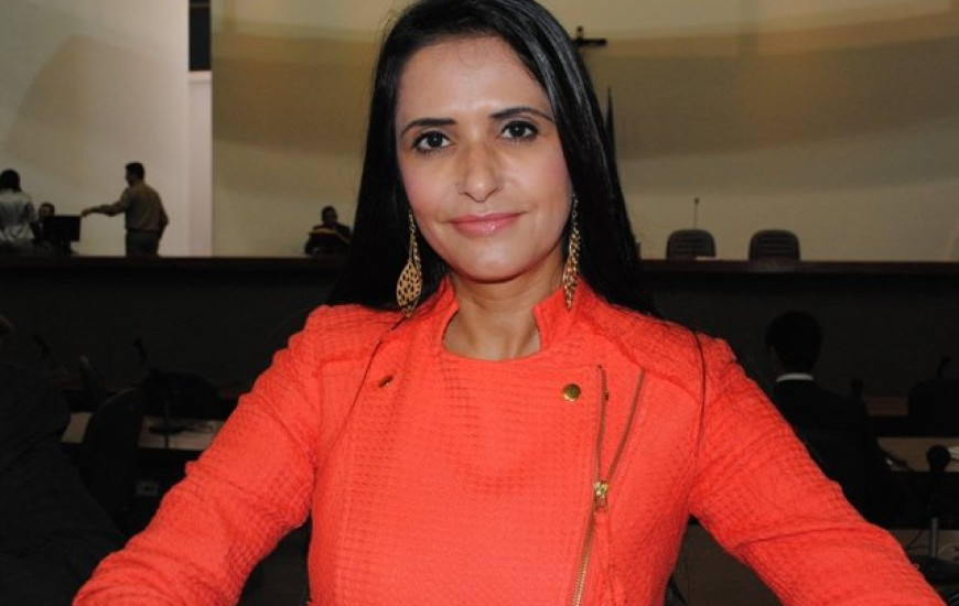 Deputada Solange Duailibe (PT)