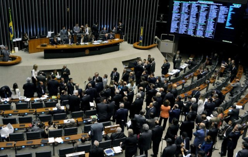 Câmara aprova em 1º turno PEC dos Cartórios