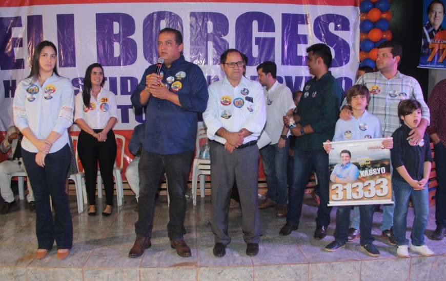 Candidato participa de reunião no setor Irmã Dulce