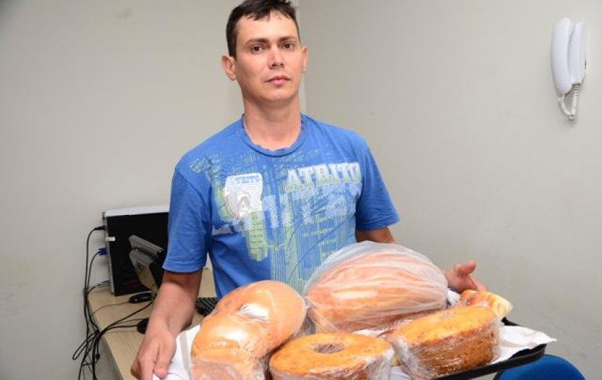 Fernando viu oportunidade na venda de pães