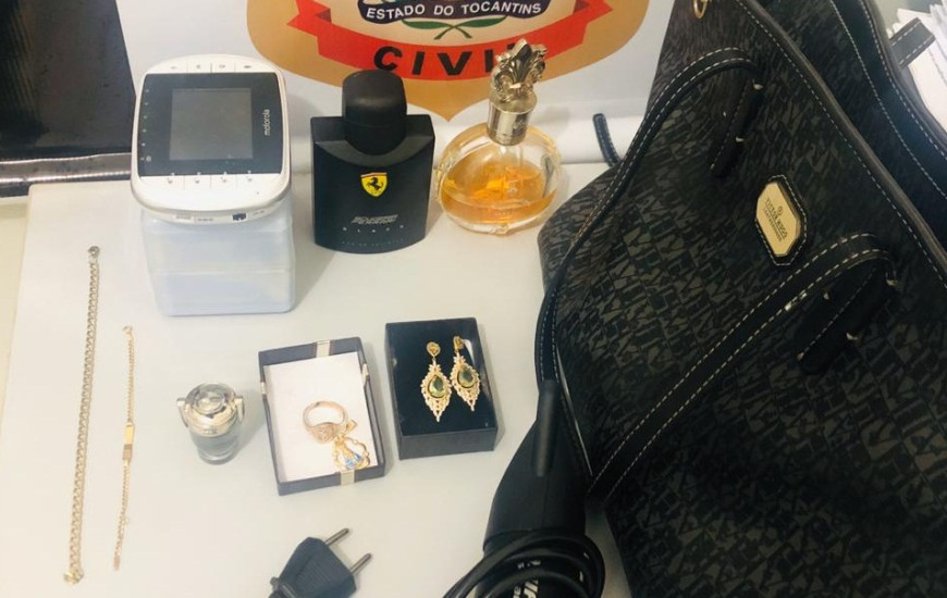  Joias, perfumes e outros objetos furtados 