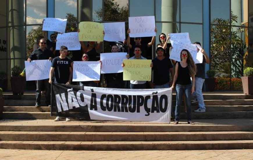 Candidatos querem cancelamento do concurso