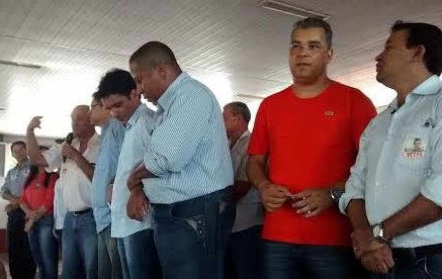 Durães e Elenil da Penha no palanque de Miranda