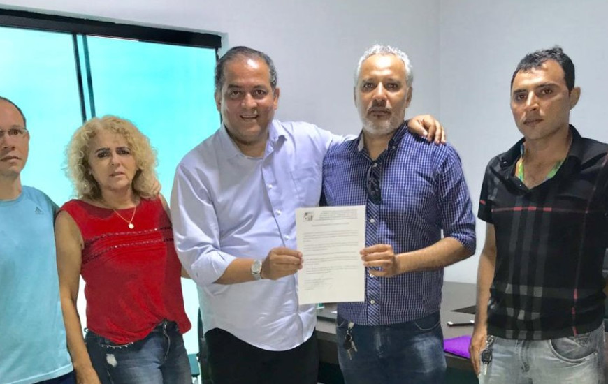 Candidato faz compromisso com sindicalistas