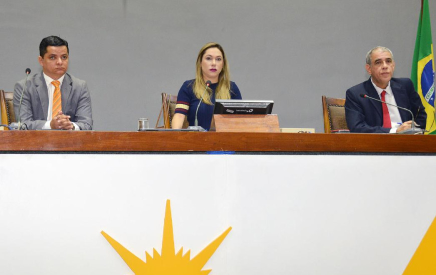 Sessão desta quinta-feira na AL