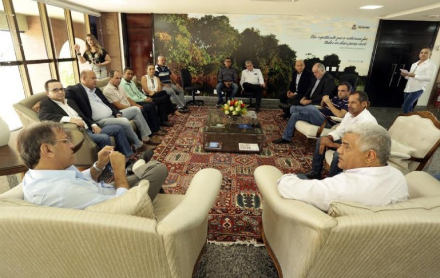 Sindicalistas recebem proposta do governo