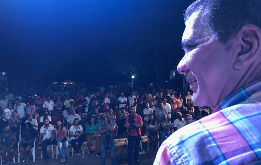 Amastha em comício na noite de ontem, em Poto Nacional