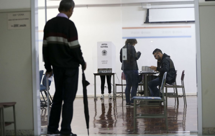 Segundo turno para eleição presidencial acontece neste domingo, 28