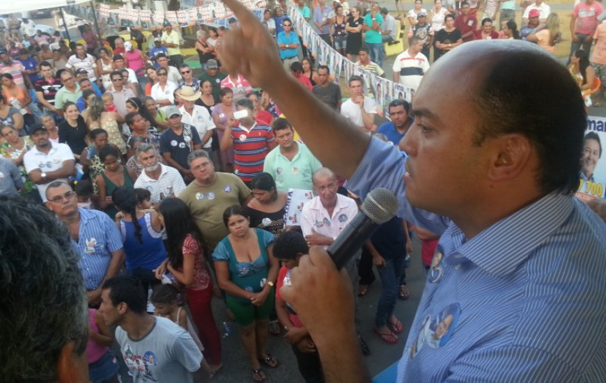 Sandoval Cardoso percorre municípios