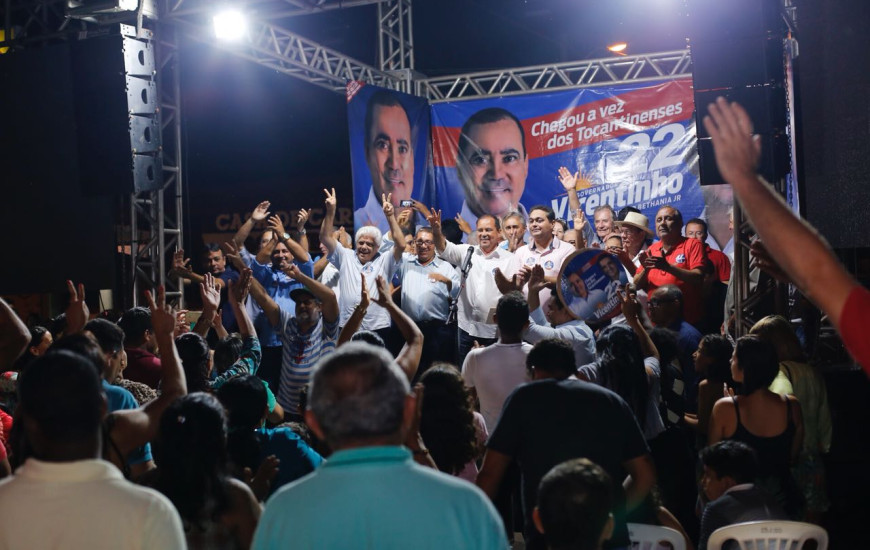 Candidato visitou vários municípios no fim de semana