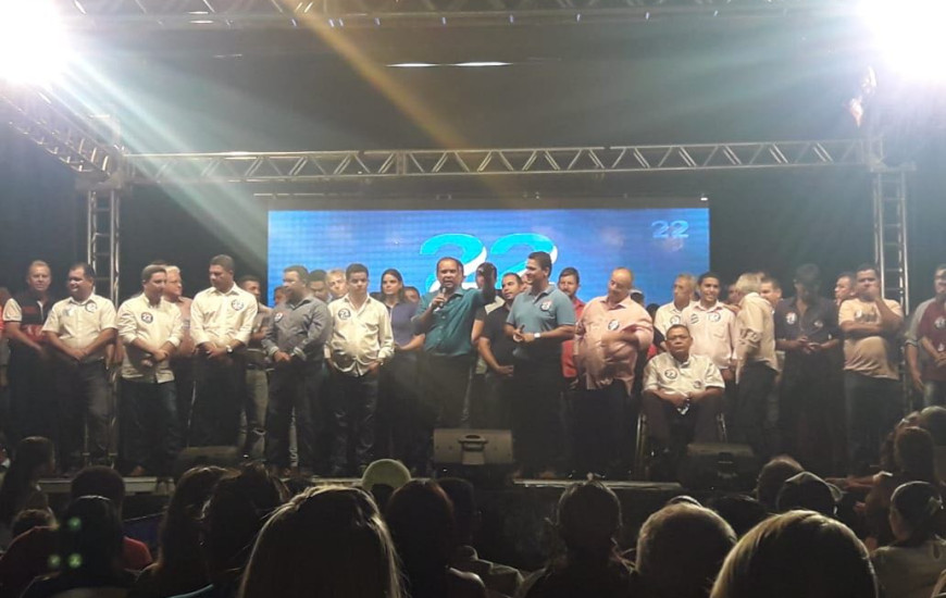 Em Araguaína, Vicentinho recebe apoio do Senador Magno Malta em comício 