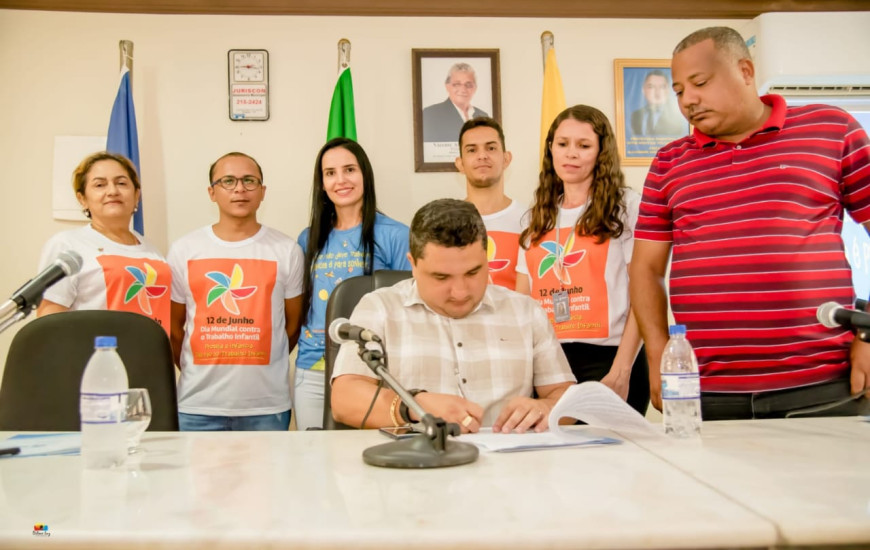 Governo assina termos de cooperação 