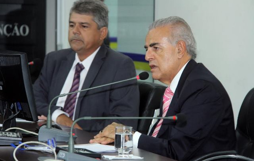 Mourão propõe uso de painéis solares na AL