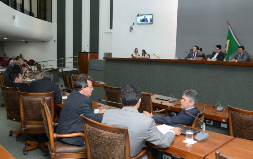 Deputados criticam nova taxa