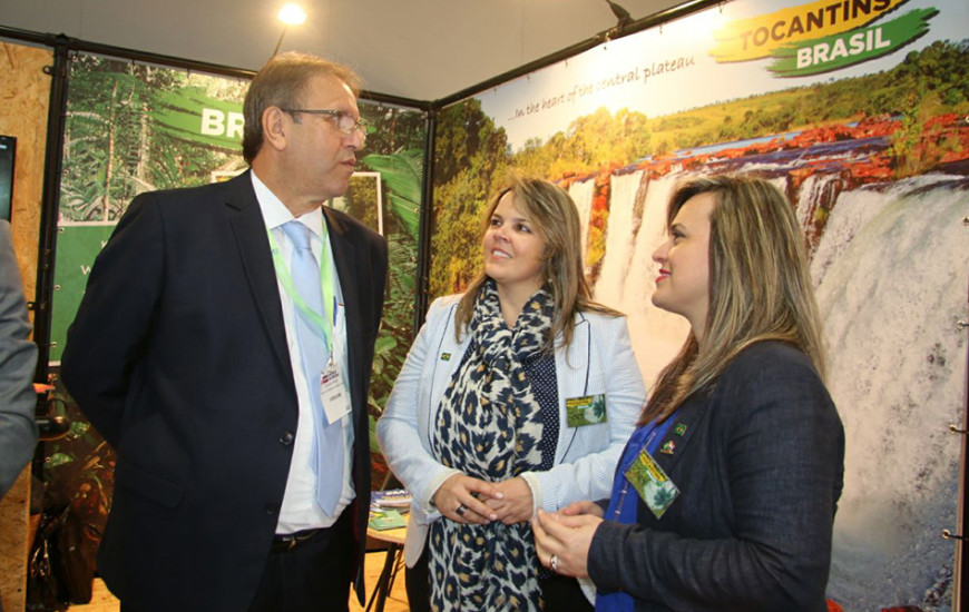 Governador participa da abertura da feira e divulga potencialidades do TO