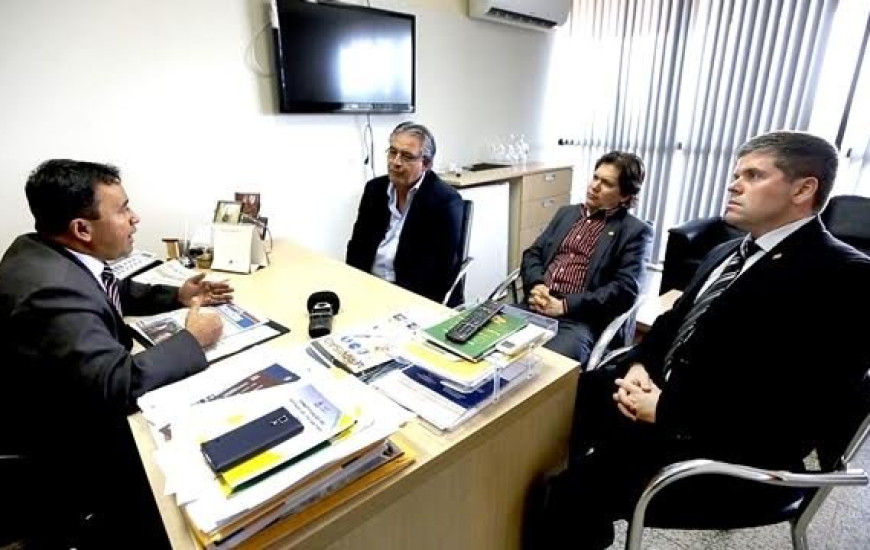 Reunião foi realizada no gabinete de Elenil na AL