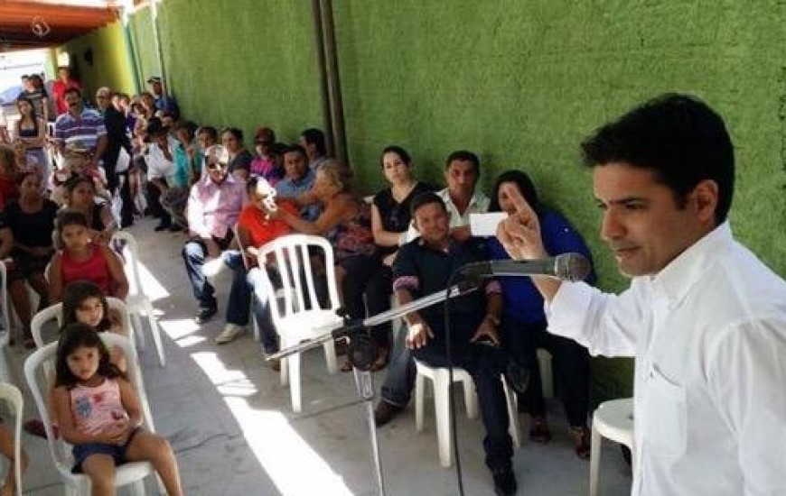 Lelis discursa em evento em Tabocão