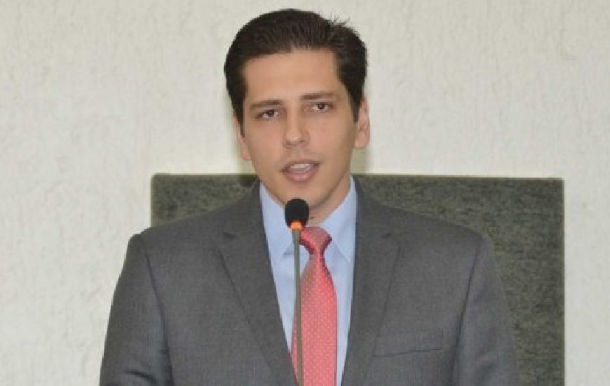 Deputado estadual Olyntho Neto
