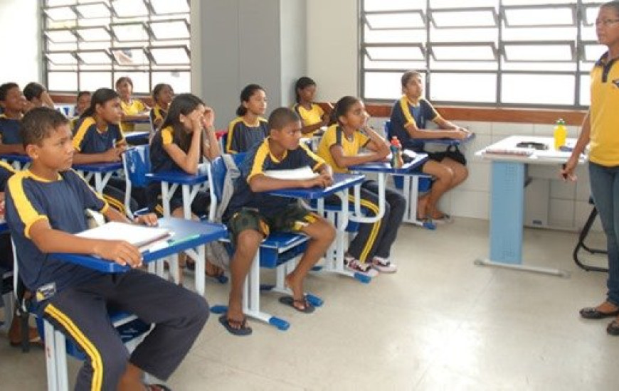 Aulas são reduzidas em escolas estaduais
