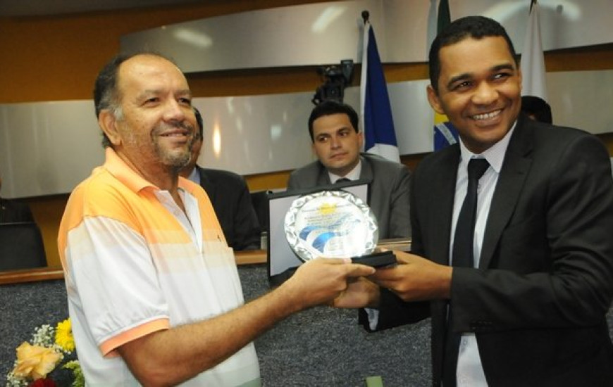 Waldson prestou homenagem a Cassilas de Oliveira