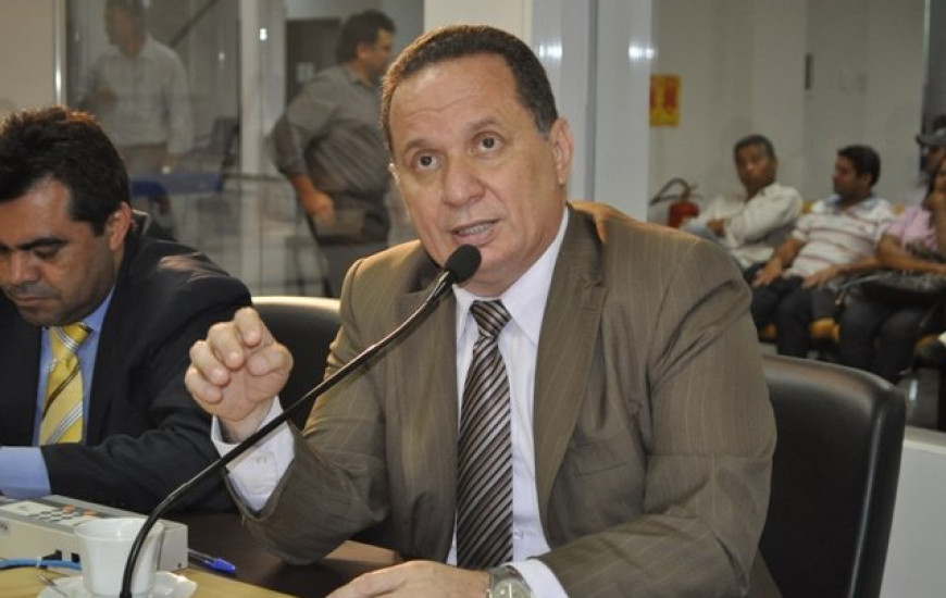 Rezende cobra transparência