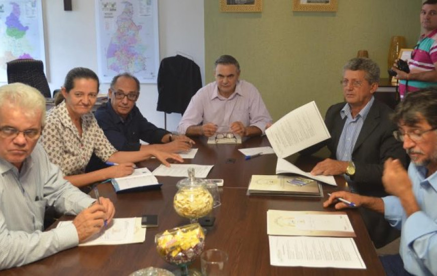 Atual presidente Saddin Bucar é reconduzido