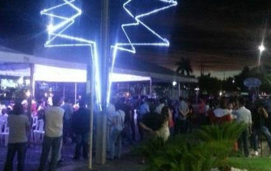 Estacionamento em frente a prefeitura