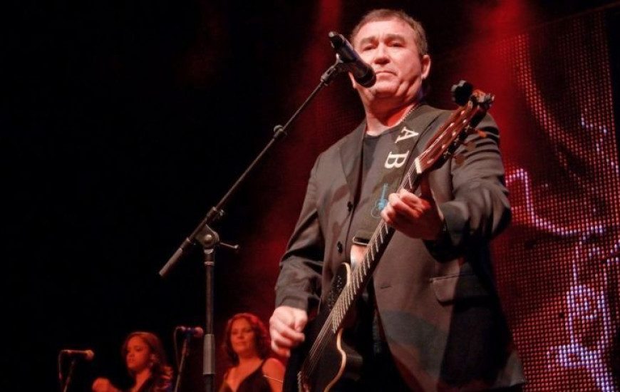 Amado Batista se apresenta nesta 5ª em Palmas