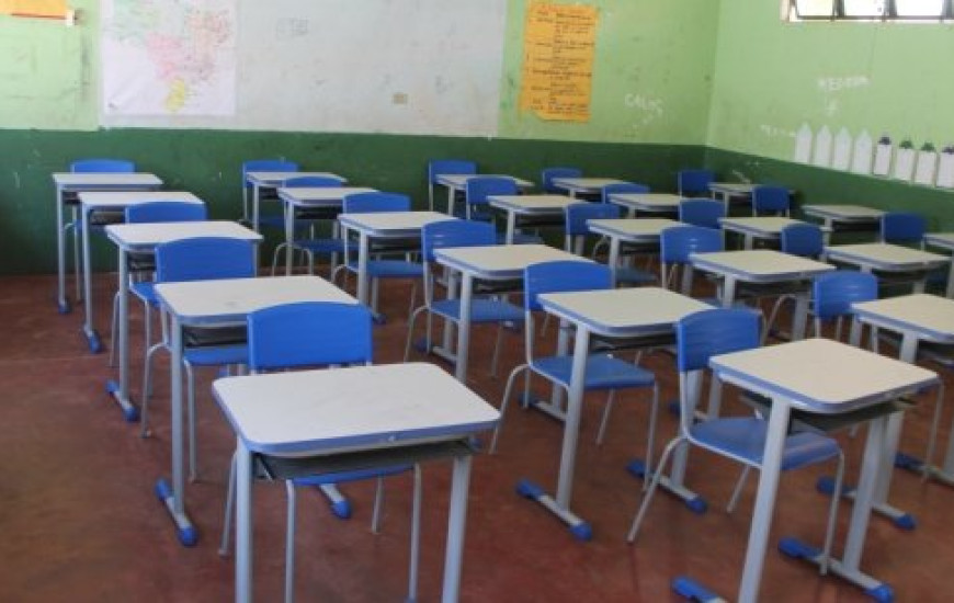 Mobiliarios ja estão na escola