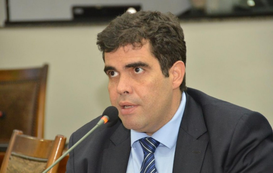 Ricardo Ayres avisou grupo que vai a Federal