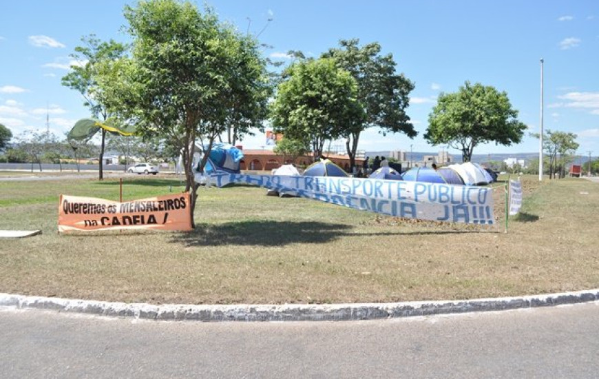 Manifestantes buscam apoio jurídico