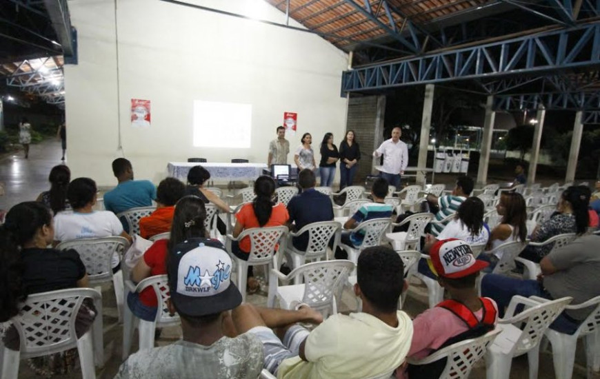 Alunos de Palmas participam de aula