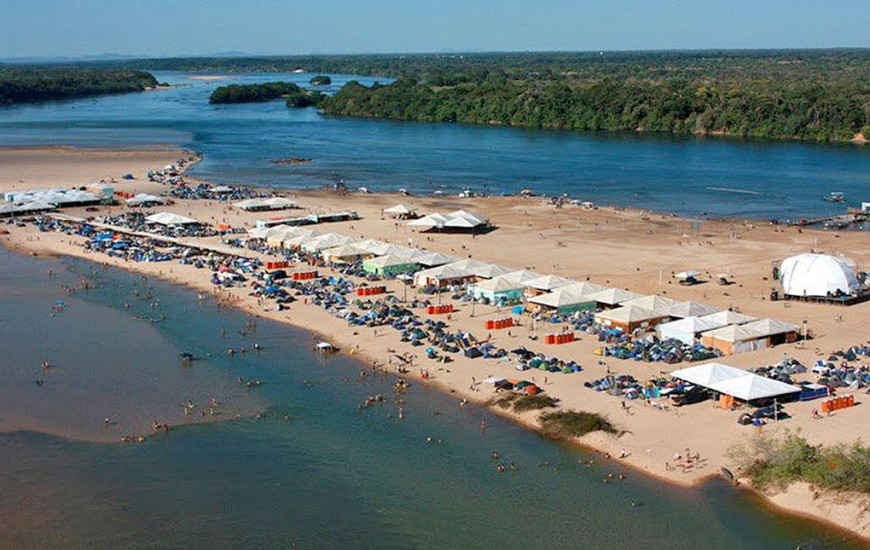 Praia da Tartaruga é uma das melhores do estado