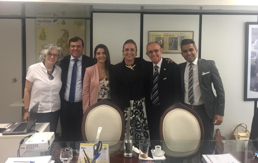 Senadora debate soluções para a saúde