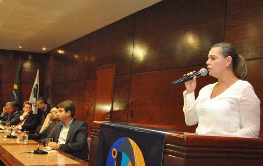 Claudia falou da importância da regularização