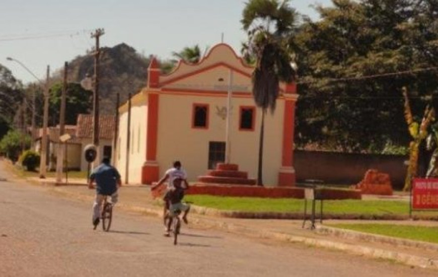 Falta de água causa transtornos a moradores