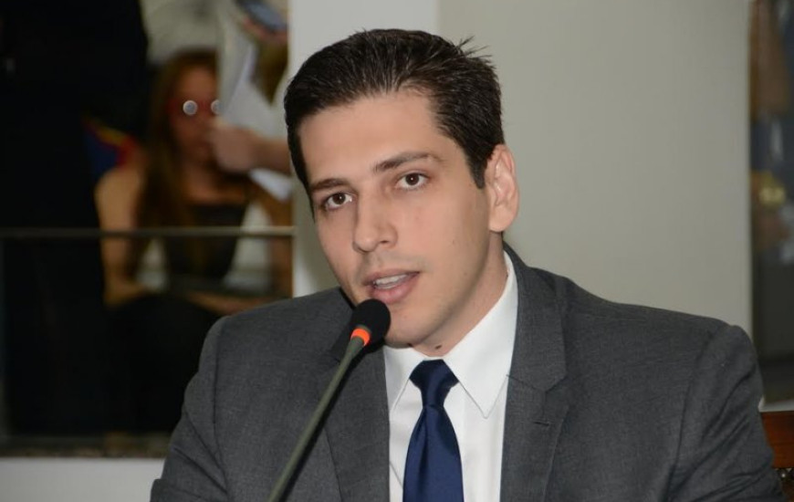 Deputado estadual Olyntho Neto