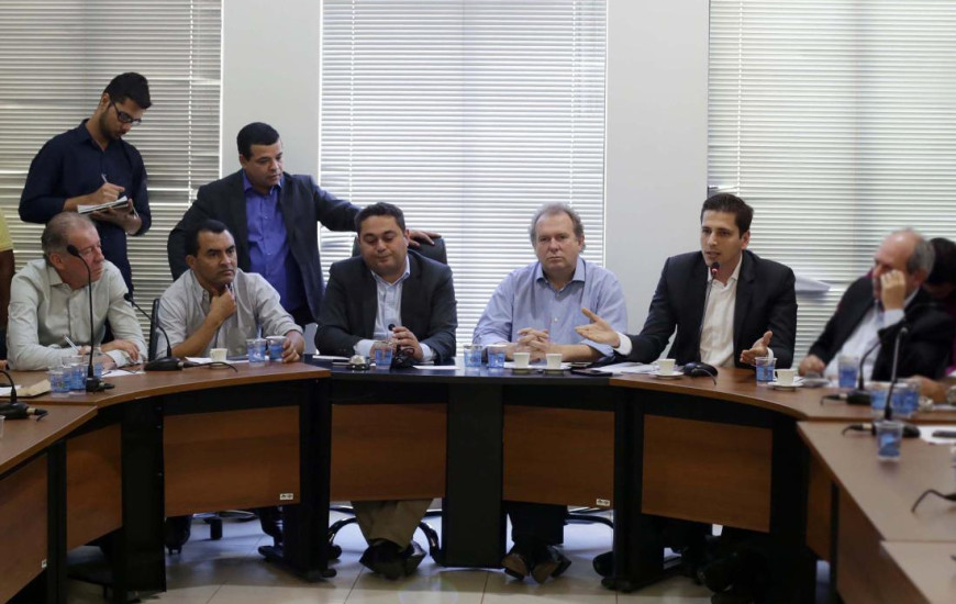 Prefeitos e deputados se reuniram ontem na ATM