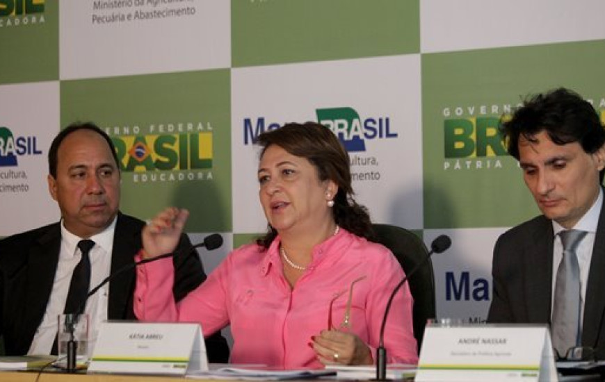 Kátia comemora safra de grãos 2015/2016