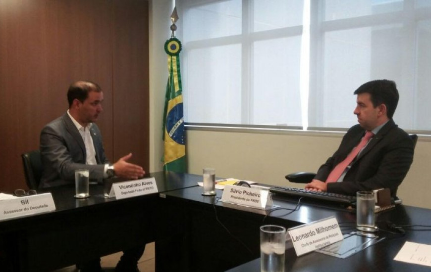 Parlamentares comemoram recursos