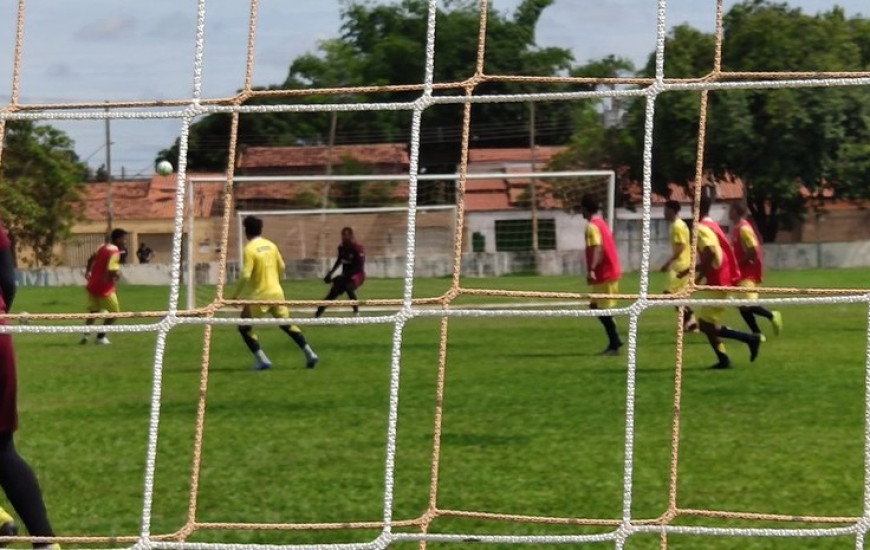 O time treinou na manhã desta quinta-feira, 28, no ct Arara Azul.