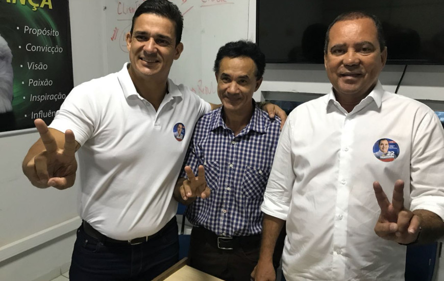 Vicentinho ao lado de presidente do Sindaftec e seu do seu vice Divino Bethânia