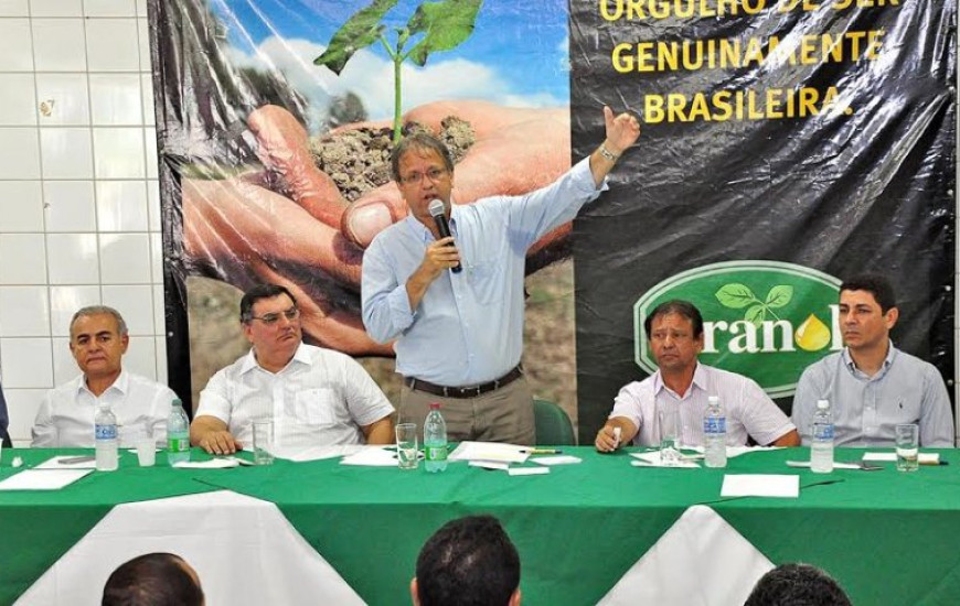 Marcelo anuncia construção de Ponte