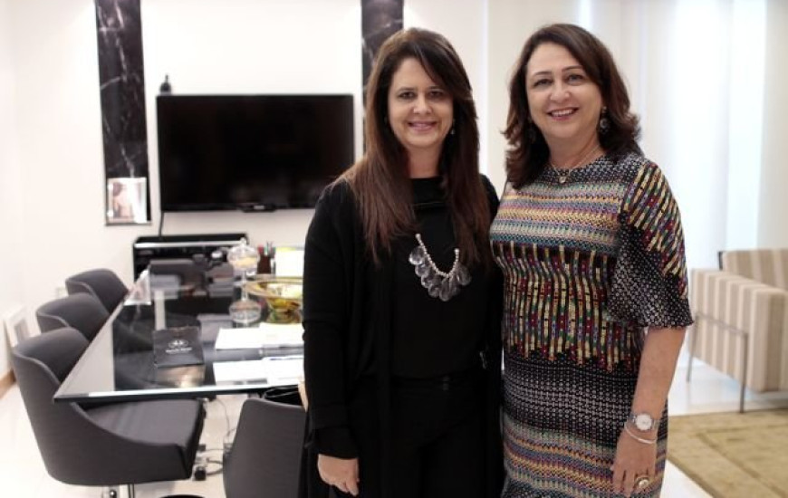 Kátia se licencia e Mila assume no sábado