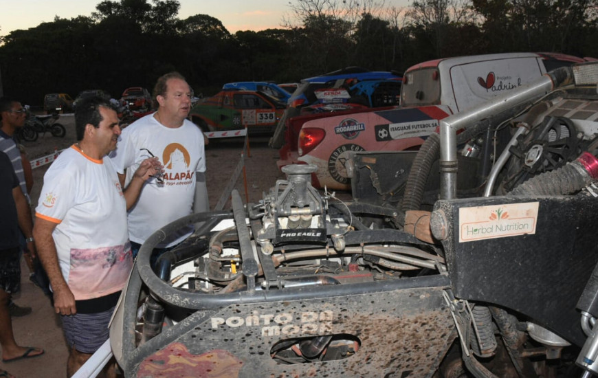  Carlesse acompanhado do prefeito de São Félix, Marlen Ribeiro,