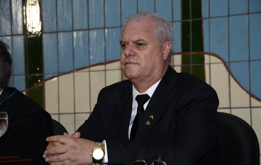 Conselheiro do TCE aponta irregularidades