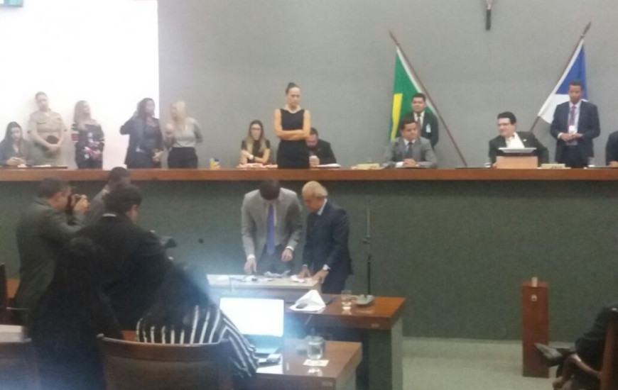 Votação é realizada na AL