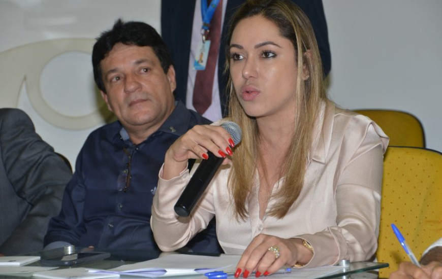 Deputados discutem segurança pública em evento