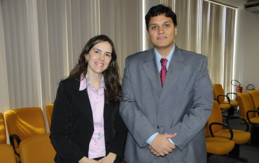 Iratã e Flávia, que representou grupo na Câmara